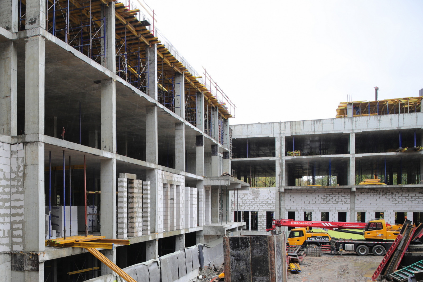 Строительная готовность Донского детского хирургического центра составляет 33% - фото 1