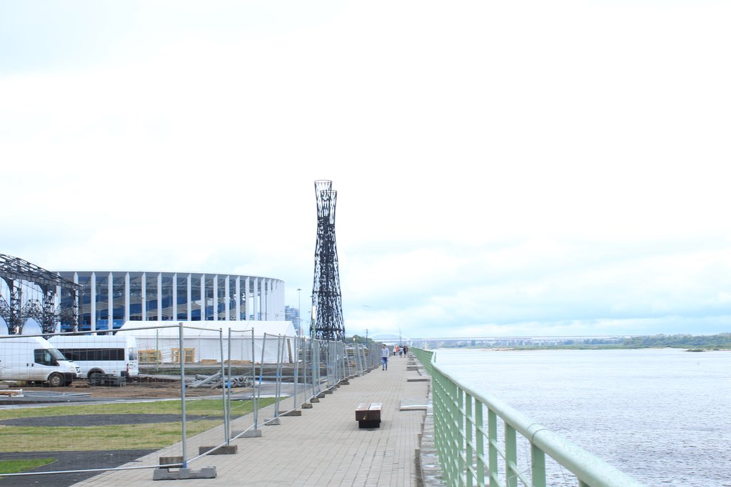 Две копии Шуховской башни появились на Стрелке в Нижнем Новгороде - фото 1