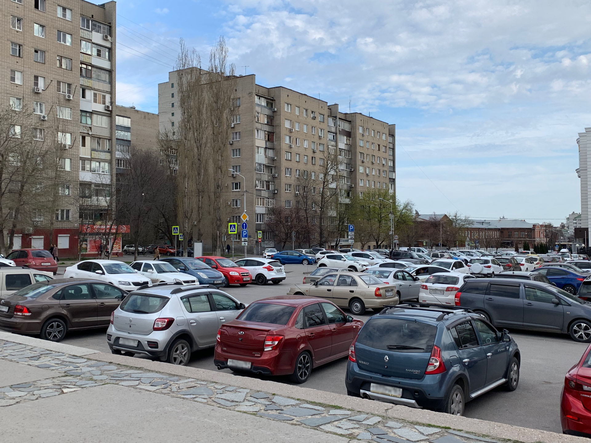 В Самаре у школ и детсадов платных стоянок не будет