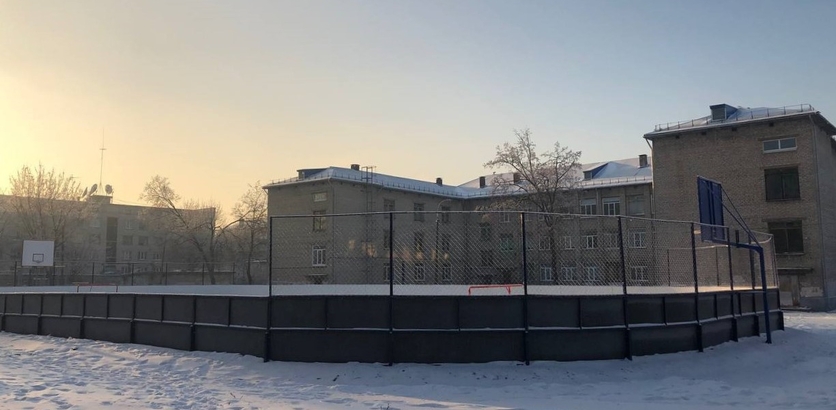 Универсальная спортплощадка появилась у школы №62 в Ленинском районе - фото 1