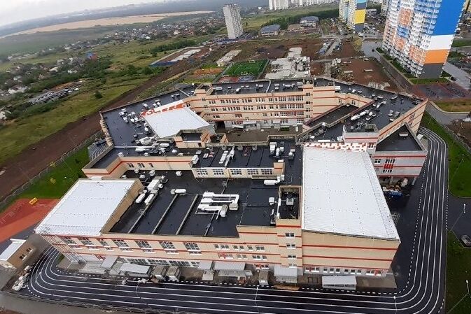 В Ростове достроили школу на 1600 мест в микрорайоне Суворовском  - фото 1